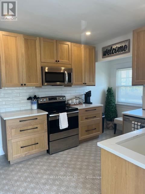 












5706 KING STREET

,
Lincoln (Beamsville),




Ontario
L0R1B3

