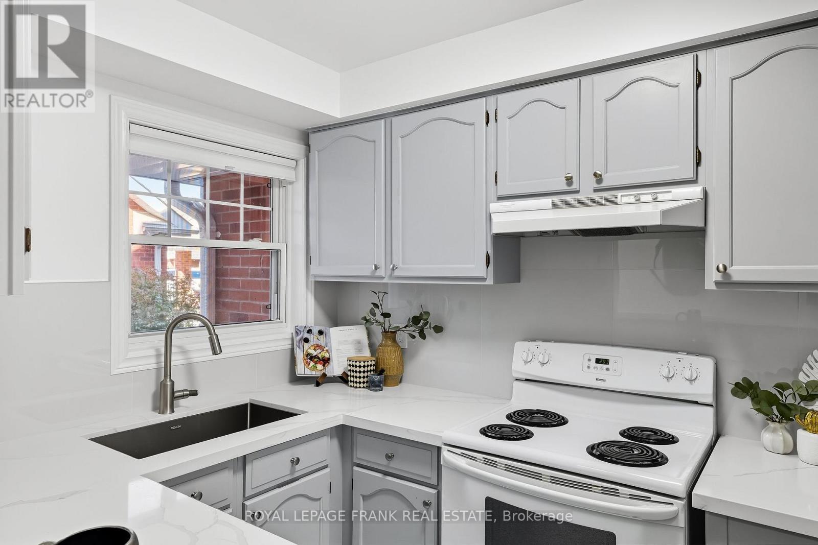 












G-10 - 1669 NASH ROAD

,
Clarington (Courtice),




Ontario
L1E1S8

