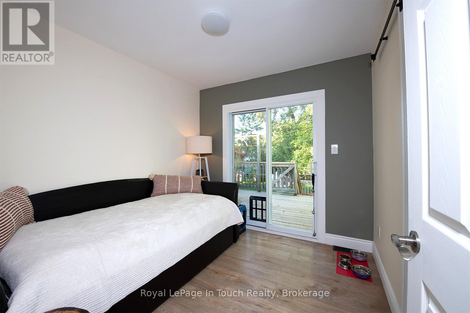 












8 CYRIL MARTIN PLACE

,
Severn (Coldwater),




Ontario
L0K1E0

