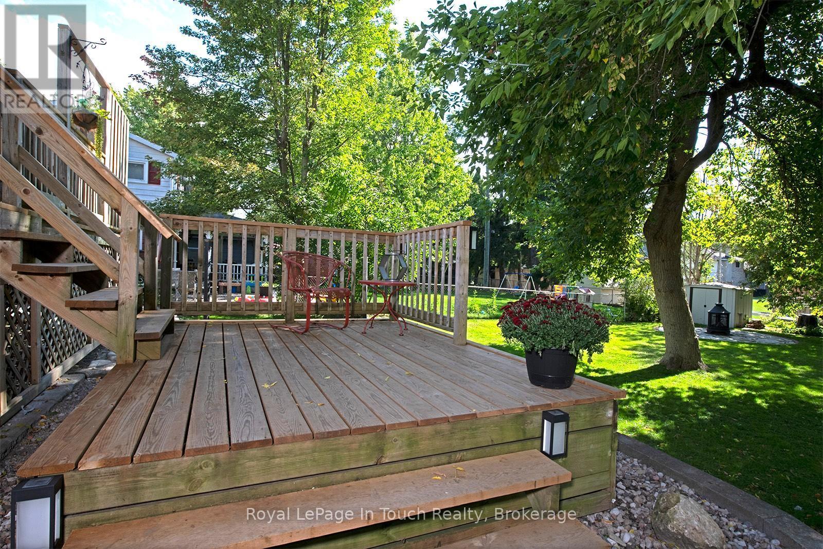 












8 CYRIL MARTIN PLACE

,
Severn (Coldwater),




Ontario
L0K1E0

