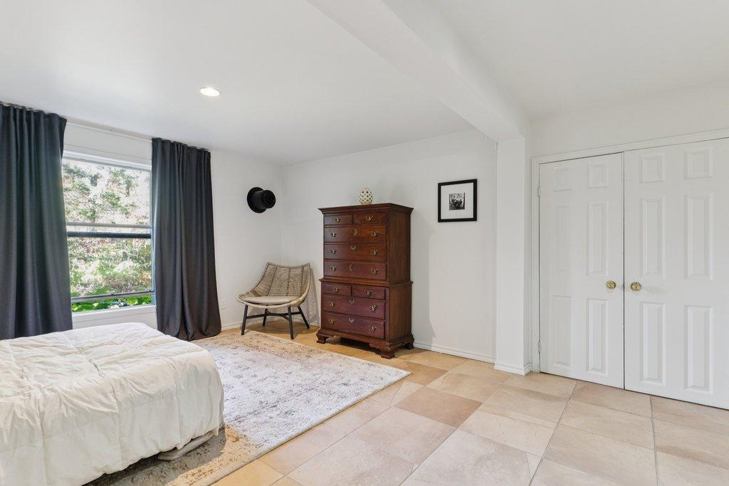 









19


Ch. McCarthy

,
Chelsea,




QC
J9B2H5

