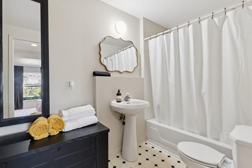 









19


Ch. McCarthy

,
Chelsea,




QC
J9B2H5

