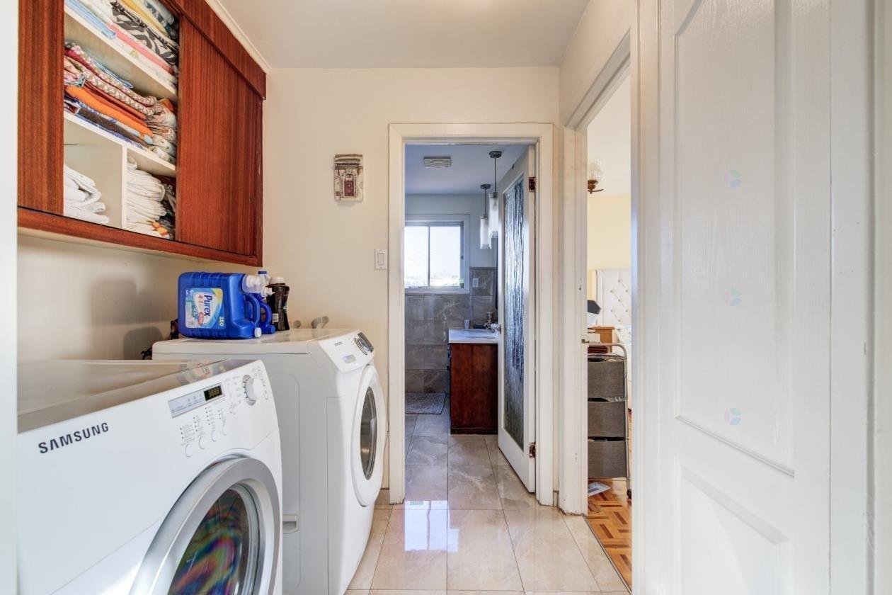 









3925


Rue Duvernay

,
Longueuil (Saint-Hubert),




QC
J3Y4H5

