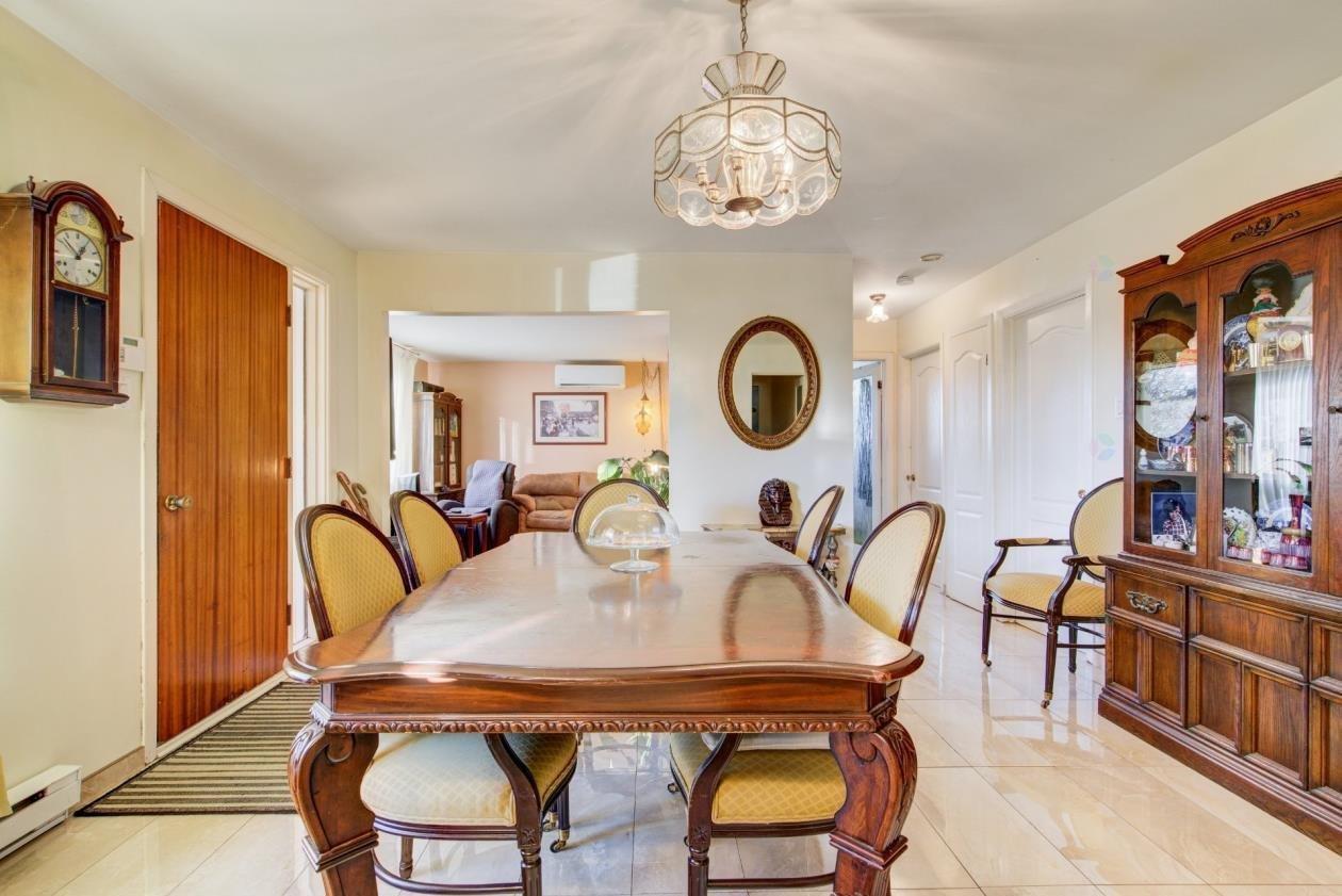 









3925


Rue Duvernay

,
Longueuil (Saint-Hubert),




QC
J3Y4H5

