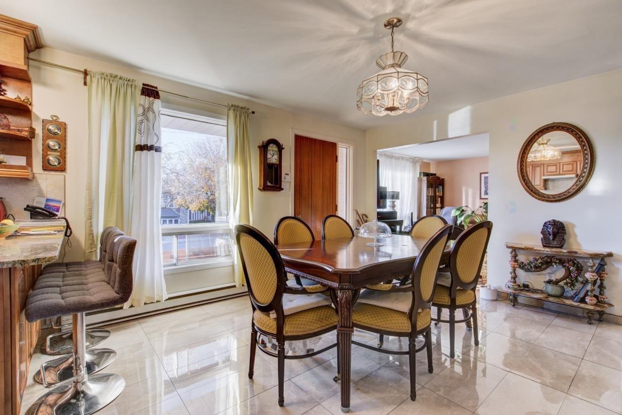 









3925


Rue Duvernay

,
Longueuil (Saint-Hubert),




QC
J3Y4H5

