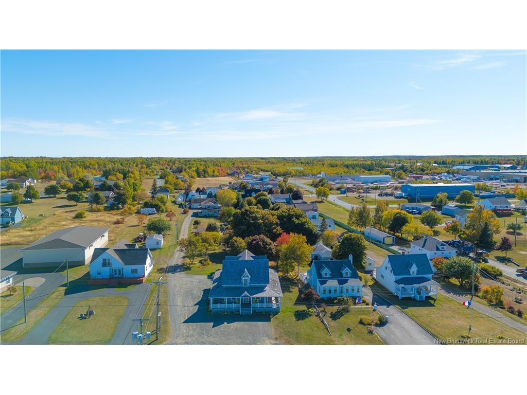 









142


Saint-Pierre E

BLVD,
Caraquet,




NB
E1W 1B1

