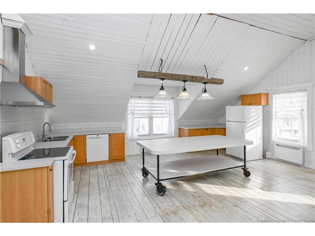 









142


Saint-Pierre E

BLVD,
Caraquet,




NB
E1W 1B1

