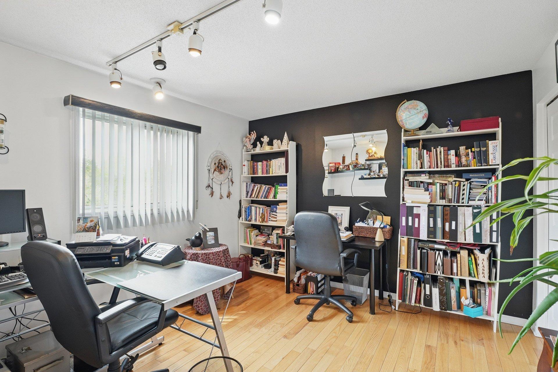 









673


Ch. Klock

,
Gatineau (Aylmer),




QC
J9J3G8

