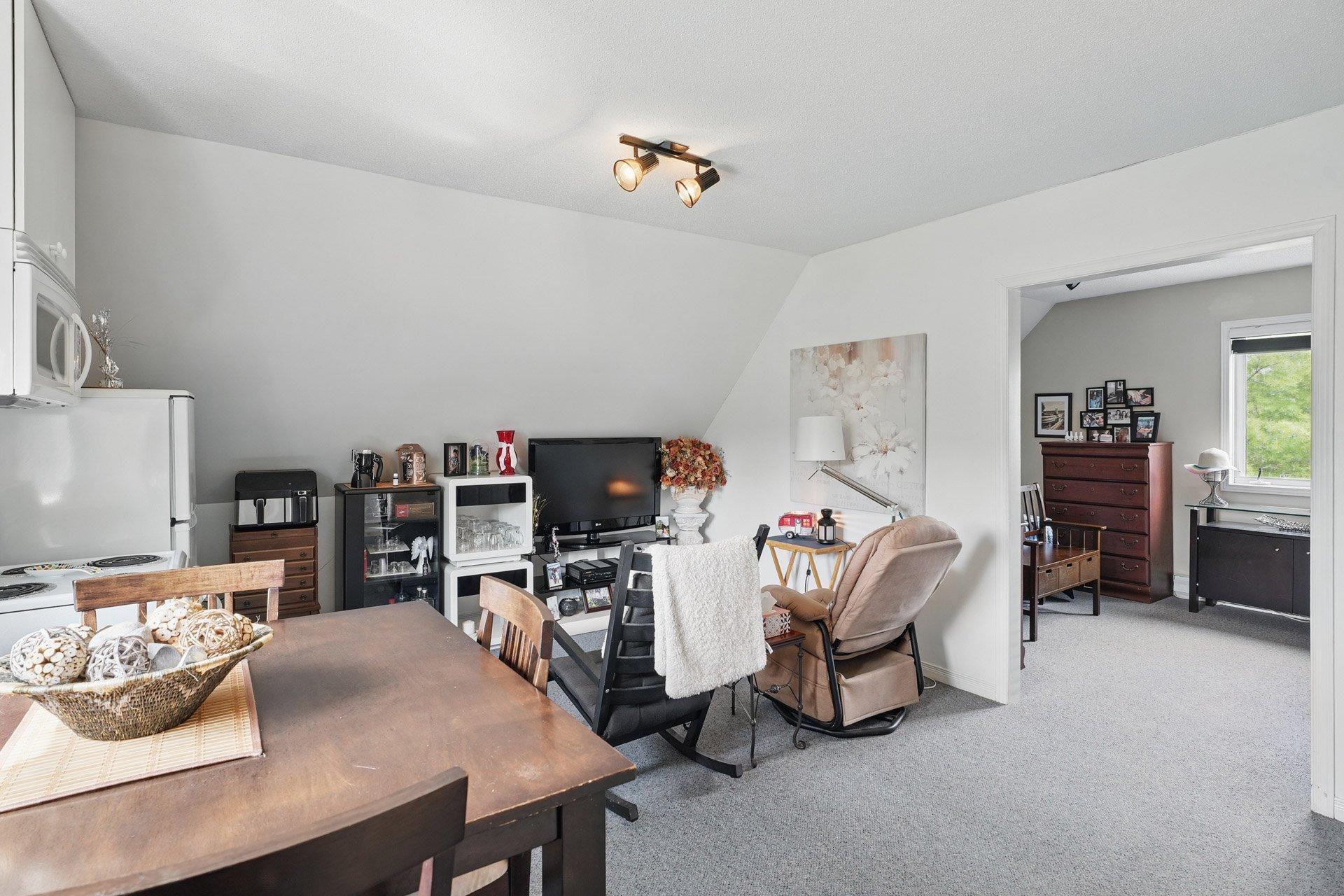 









673


Ch. Klock

,
Gatineau (Aylmer),




QC
J9J3G8

