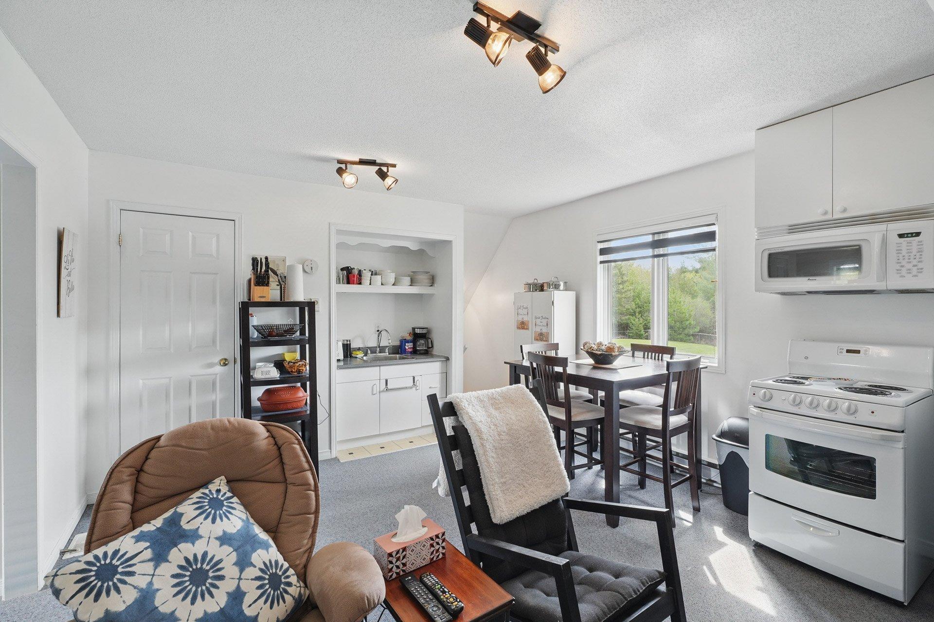 









673


Ch. Klock

,
Gatineau (Aylmer),




QC
J9J3G8

