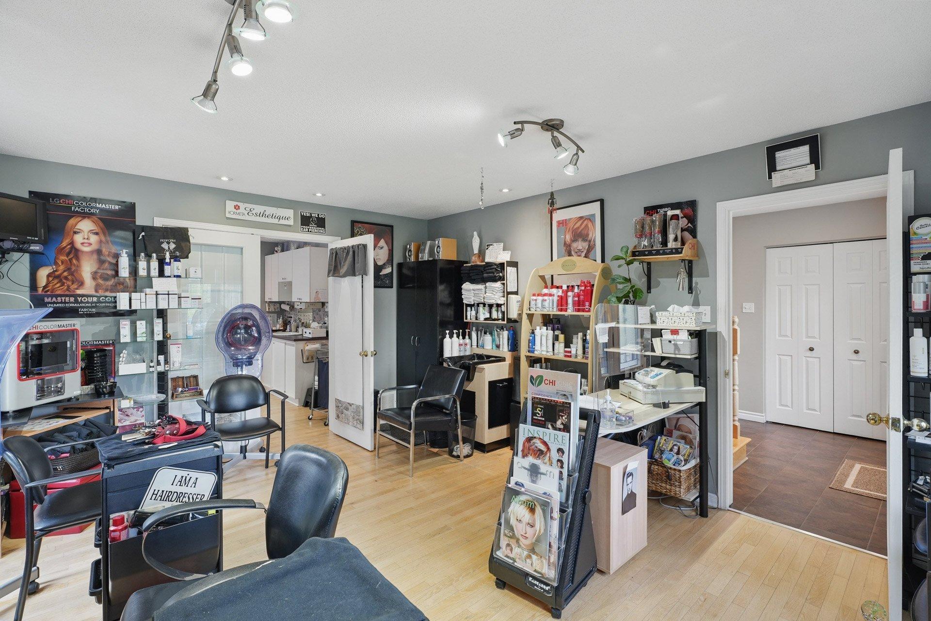 









673


Ch. Klock

,
Gatineau (Aylmer),




QC
J9J3G8

