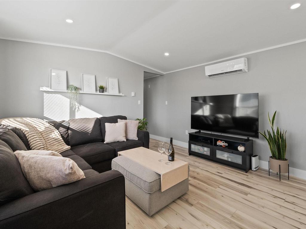 












40 Skyline Drive

,
Harrietsfield,




NS
B3V 1B3

