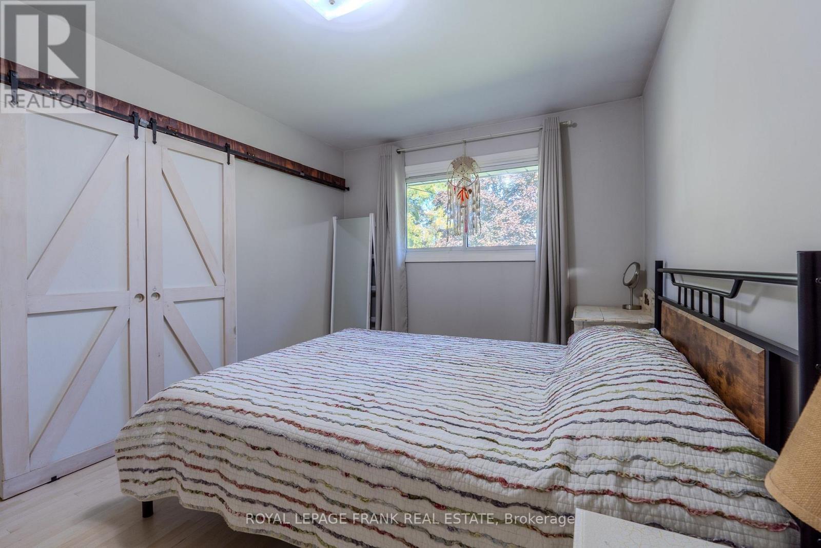 












32 MELBOURNE STREET E

,
Kawartha Lakes (Lindsay),




Ontario
K9V1X7

