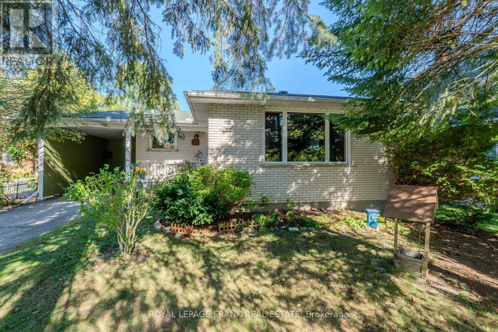 












32 MELBOURNE STREET E

,
Kawartha Lakes (Lindsay),




Ontario
K9V1X7

