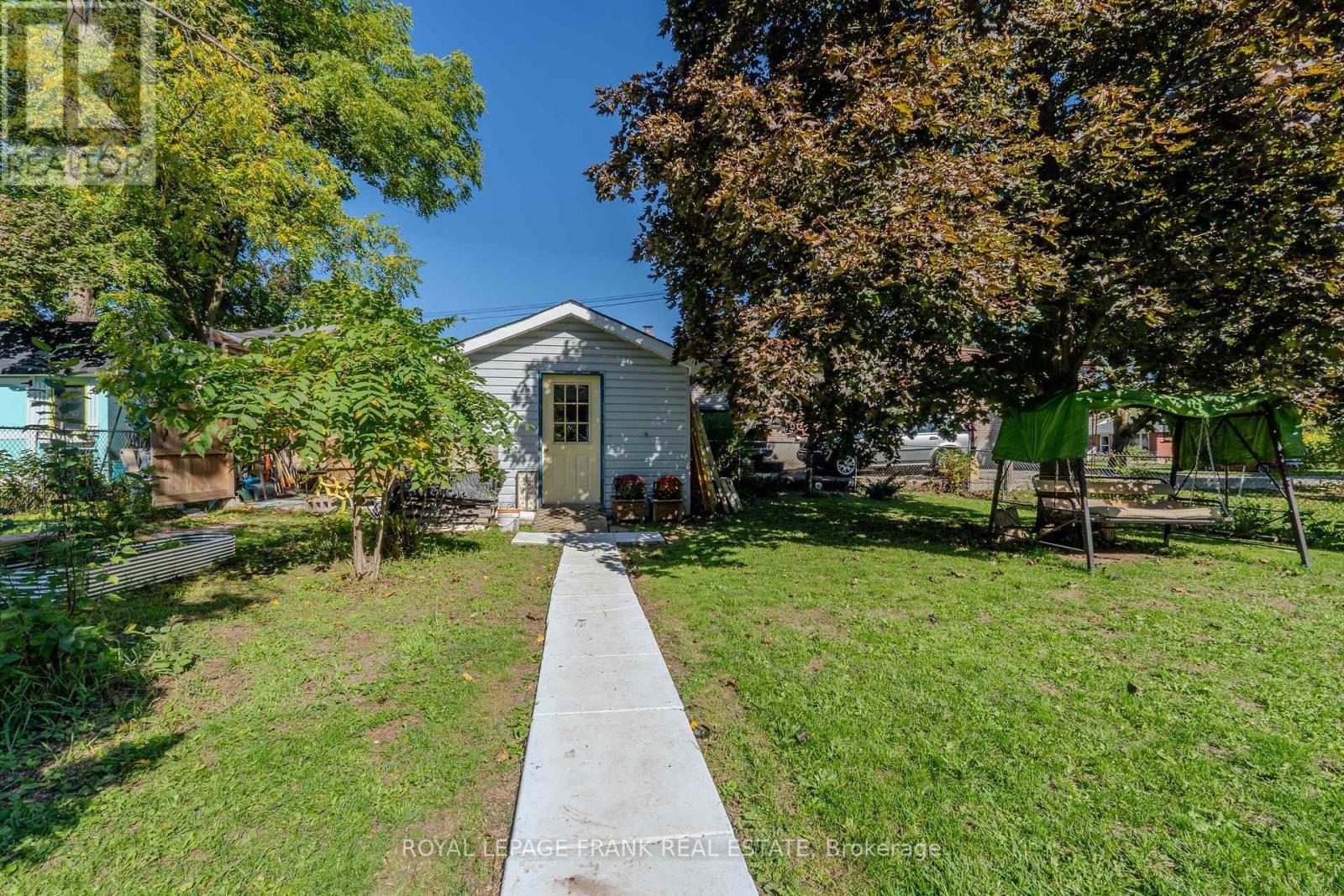 












32 MELBOURNE STREET E

,
Kawartha Lakes (Lindsay),




Ontario
K9V1X7

