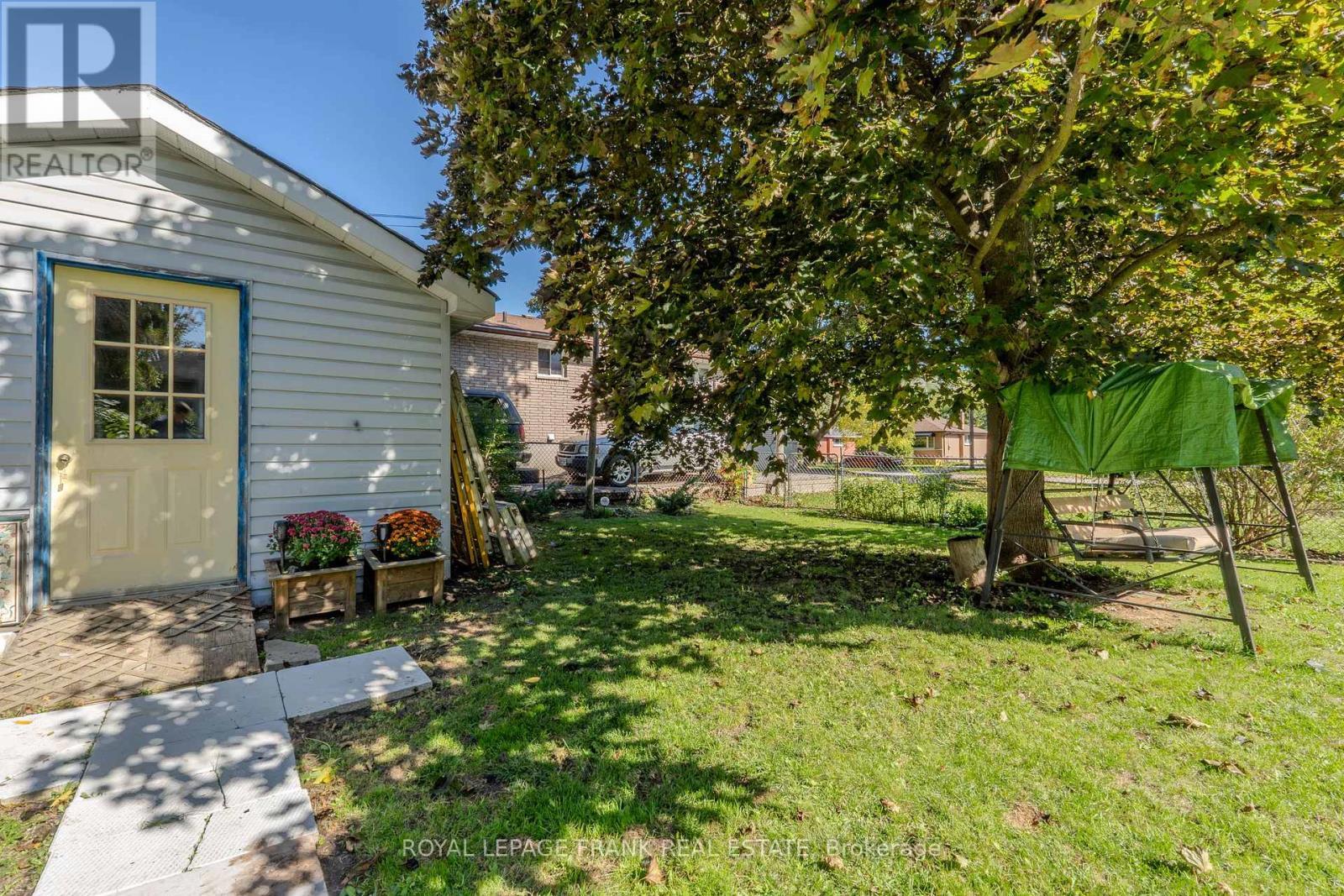 












32 MELBOURNE STREET E

,
Kawartha Lakes (Lindsay),




Ontario
K9V1X7

