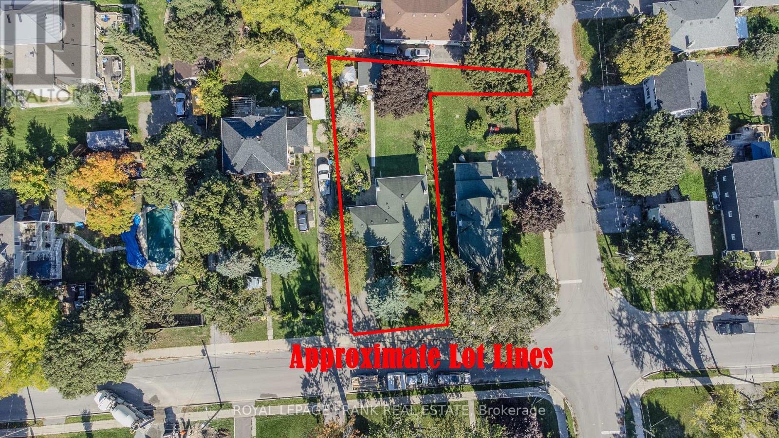 












32 MELBOURNE STREET E

,
Kawartha Lakes (Lindsay),




Ontario
K9V1X7

