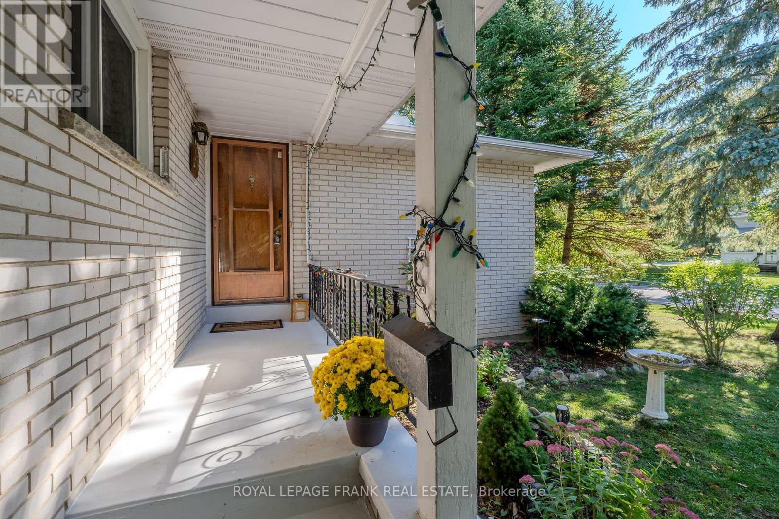 












32 MELBOURNE STREET E

,
Kawartha Lakes (Lindsay),




Ontario
K9V1X7

