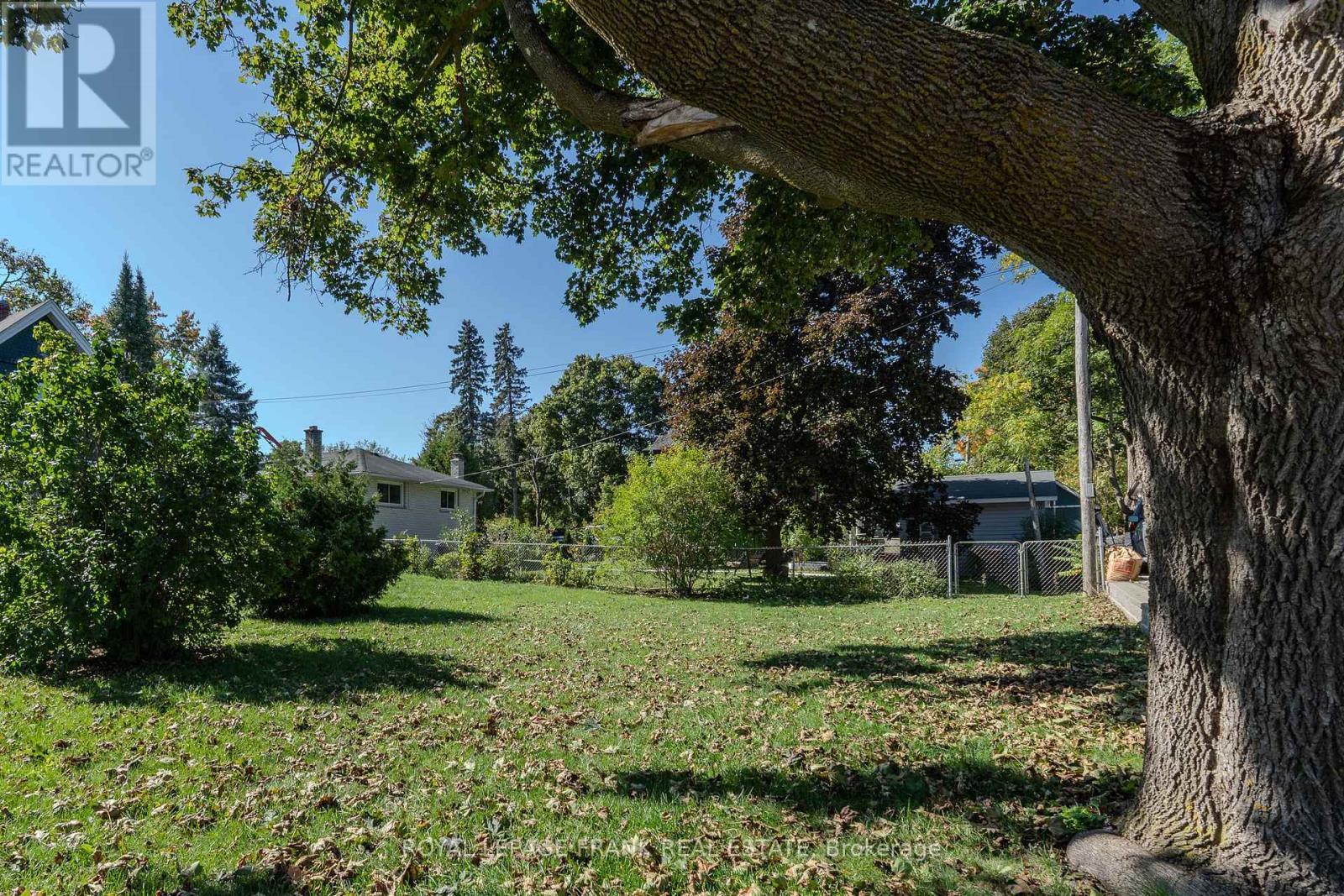 












32 MELBOURNE STREET E

,
Kawartha Lakes (Lindsay),




Ontario
K9V1X7

