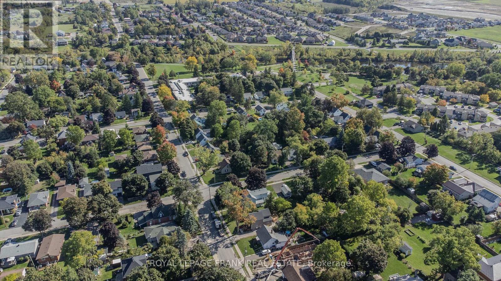 












32 MELBOURNE STREET E

,
Kawartha Lakes (Lindsay),




Ontario
K9V1X7

