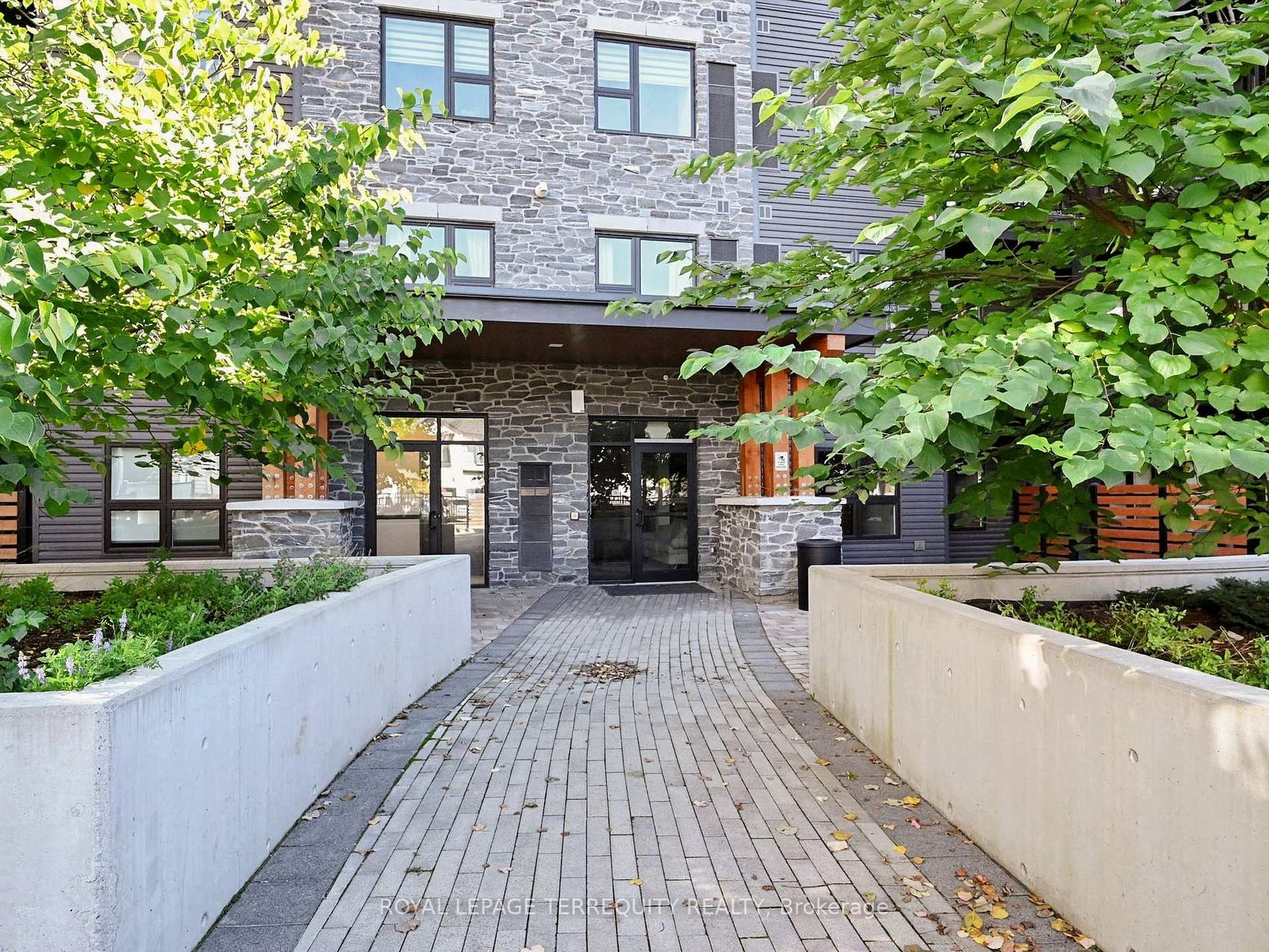 









110


Fergus

Avenue, 419,
Kitchener,




ON
N2A 0K9

