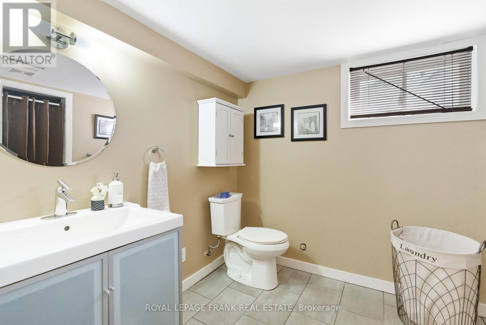 












131 JONES AVENUE

,
Oshawa (Centennial),




Ontario
L1G3A3

