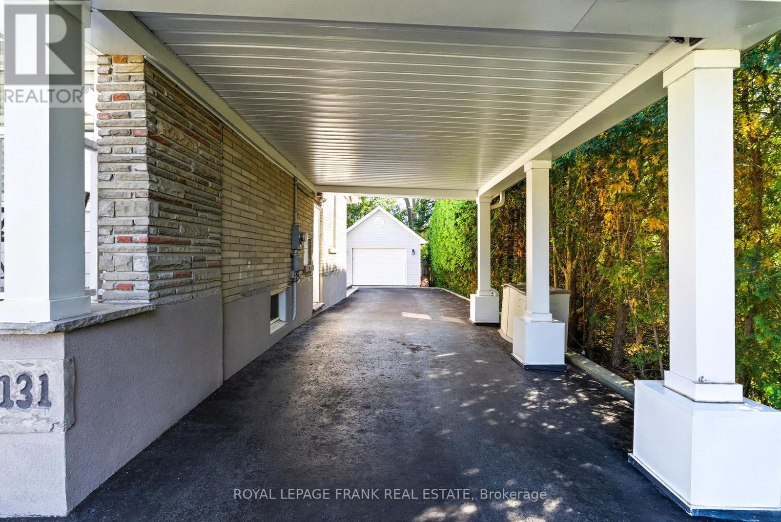 












131 JONES AVENUE

,
Oshawa (Centennial),




Ontario
L1G3A3

