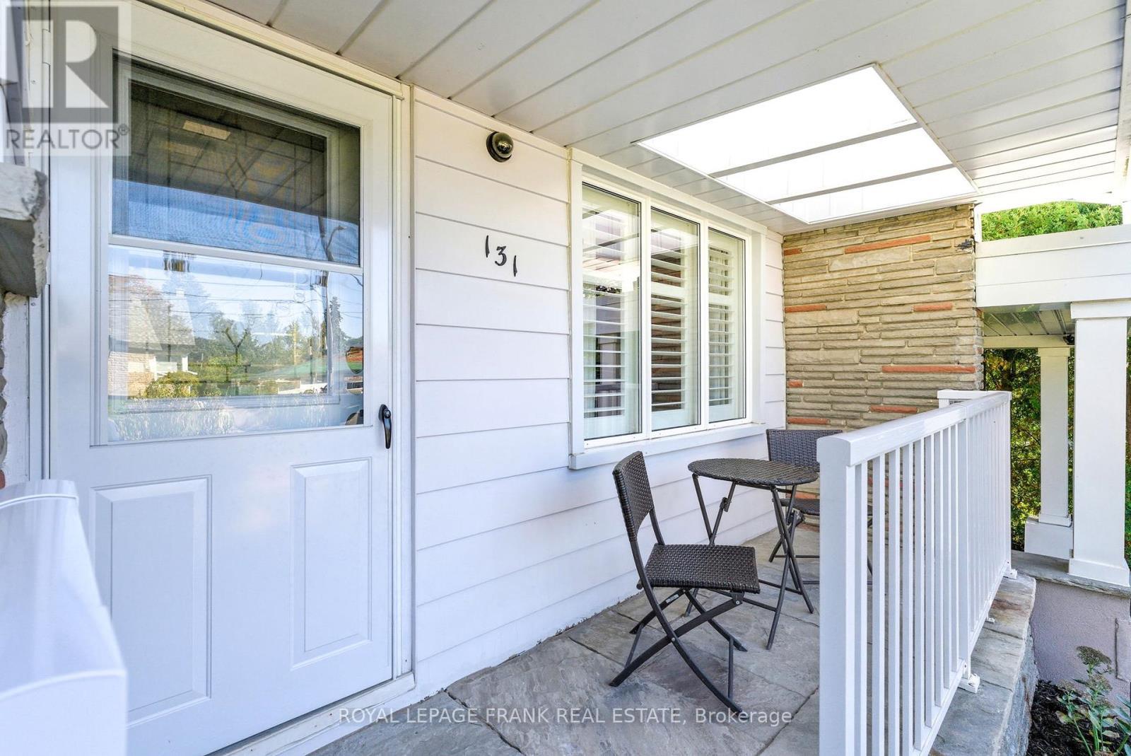 












131 JONES AVENUE

,
Oshawa (Centennial),




Ontario
L1G3A3

