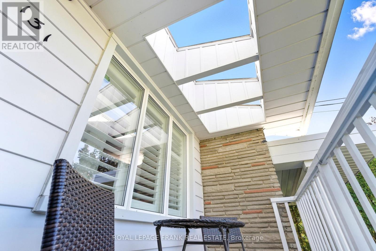 












131 JONES AVENUE

,
Oshawa (Centennial),




Ontario
L1G3A3

