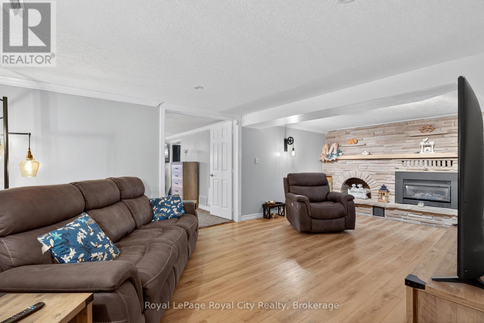 












68 SUNSET BOULEVARD

,
Cambridge,




Ontario
N1S1A7

