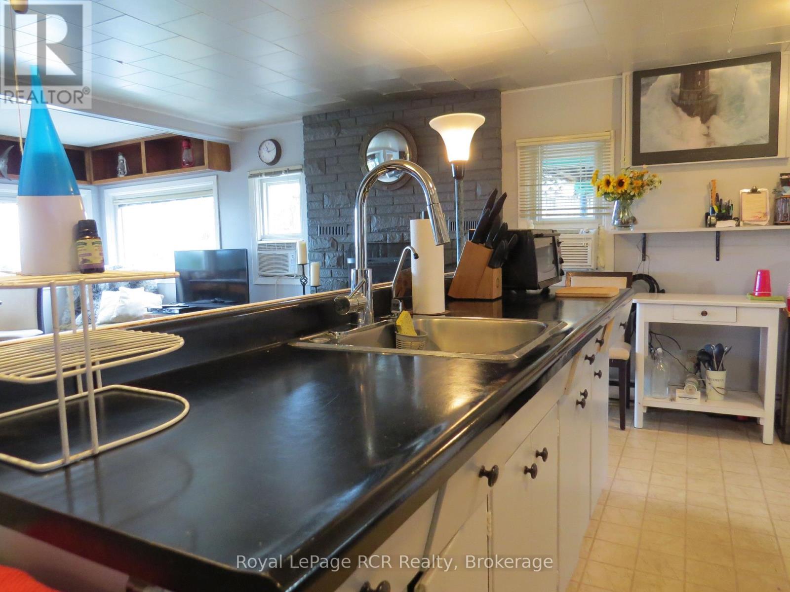 












9 LAKESHORE BOULEVARD S

,
South Bruce Peninsula,




Ontario
N0H2G0

