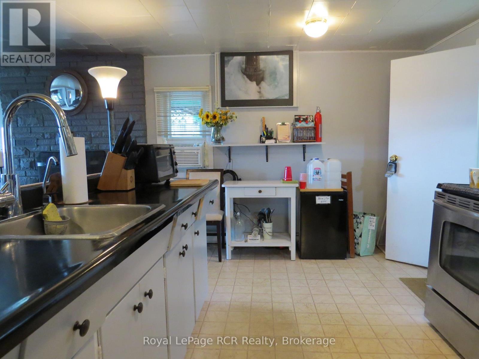 












9 LAKESHORE BOULEVARD S

,
South Bruce Peninsula,




Ontario
N0H2G0

