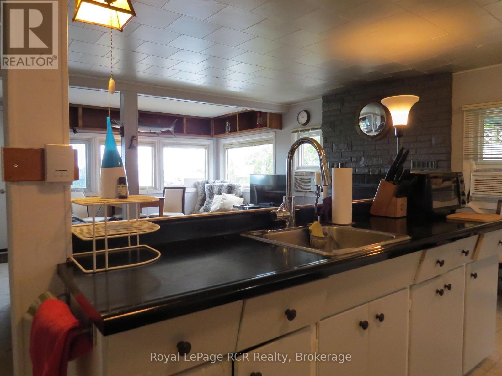 












9 LAKESHORE BOULEVARD S

,
South Bruce Peninsula,




Ontario
N0H2G0

