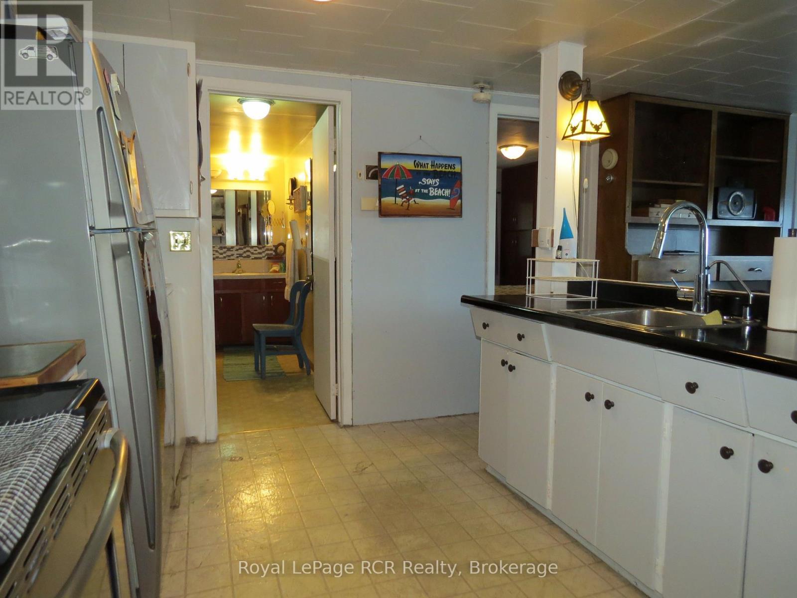 












9 LAKESHORE BOULEVARD S

,
South Bruce Peninsula,




Ontario
N0H2G0

