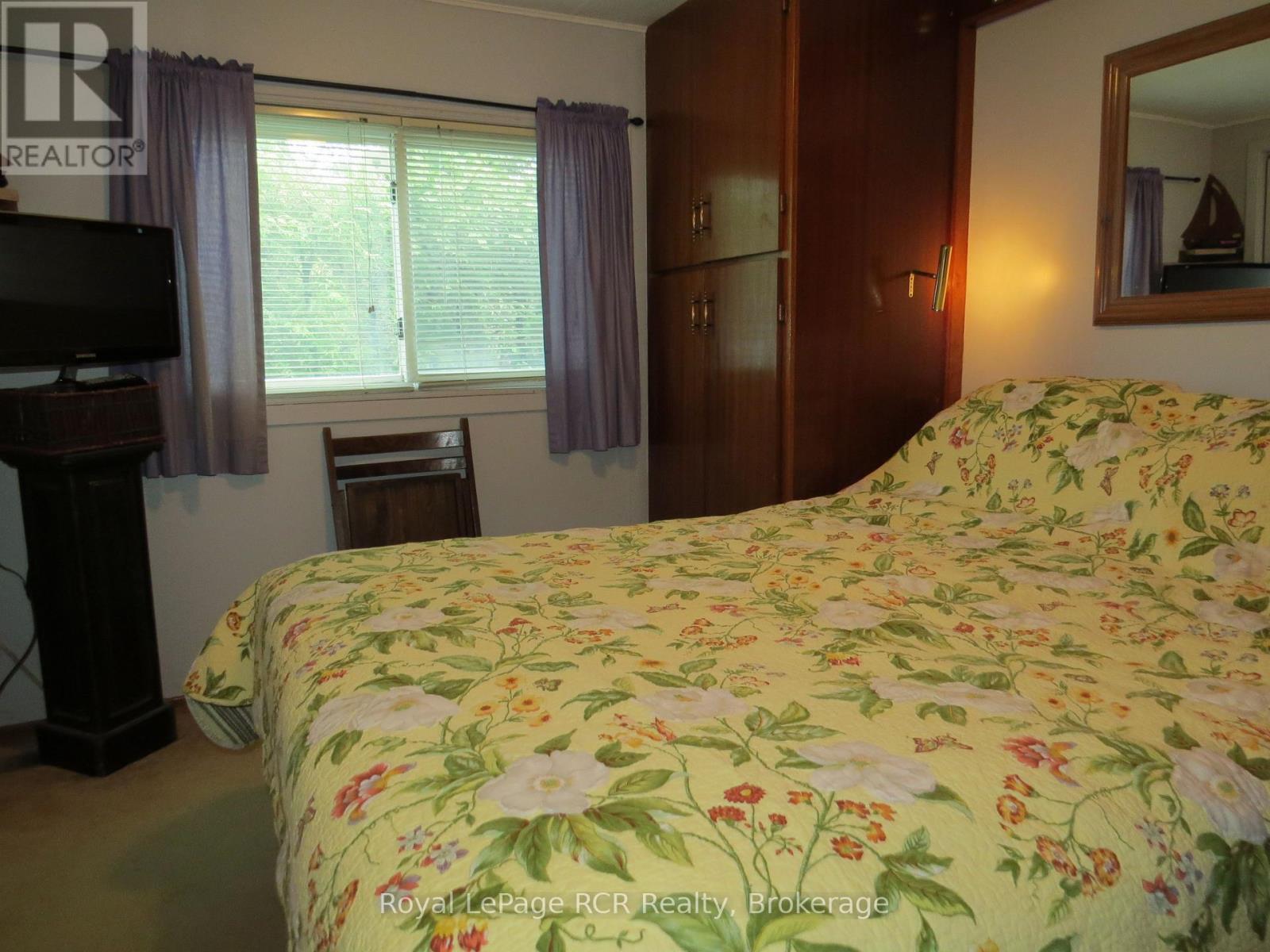 












9 LAKESHORE BOULEVARD S

,
South Bruce Peninsula,




Ontario
N0H2G0

