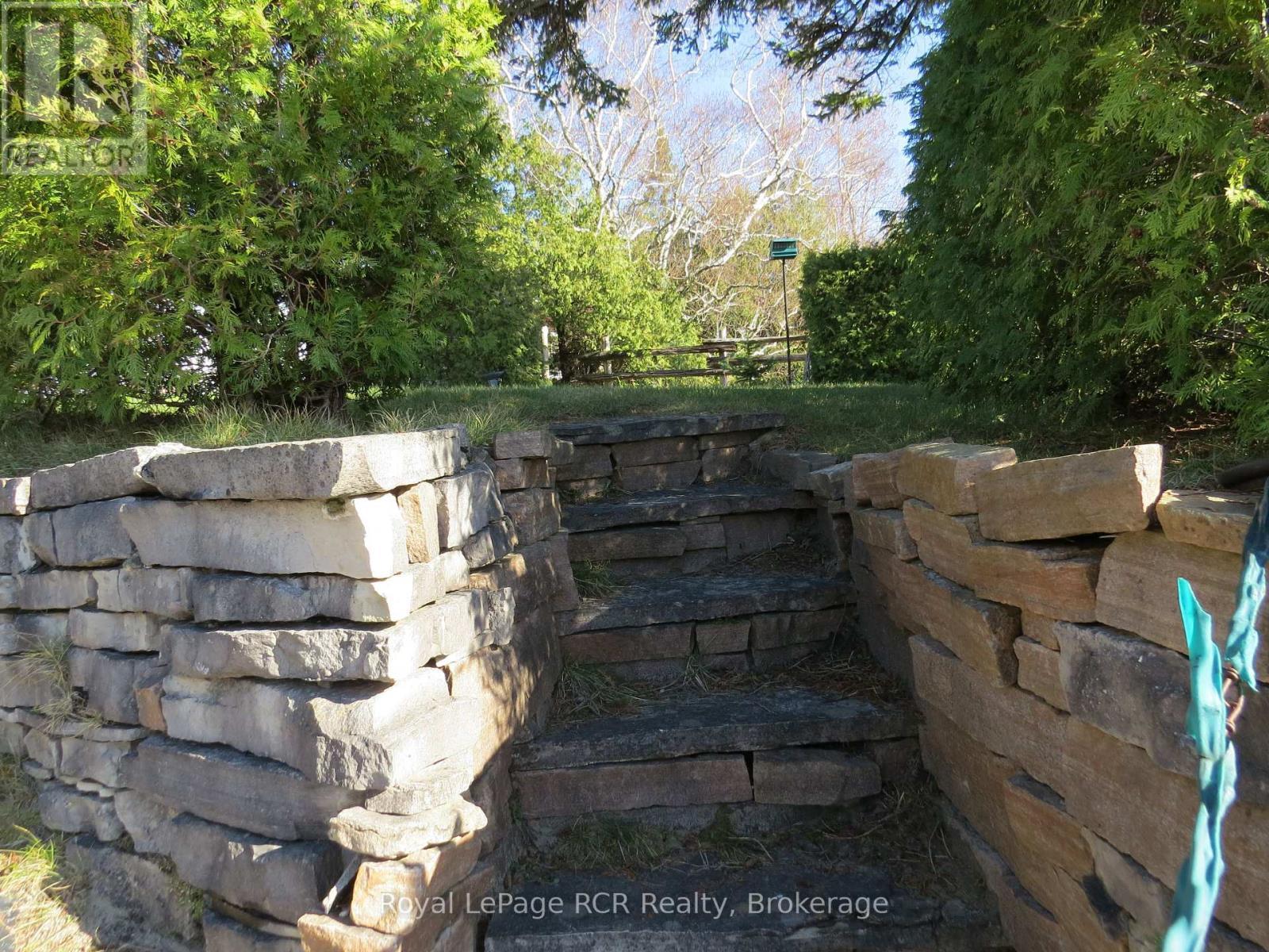 












9 LAKESHORE BOULEVARD S

,
South Bruce Peninsula,




Ontario
N0H2G0

