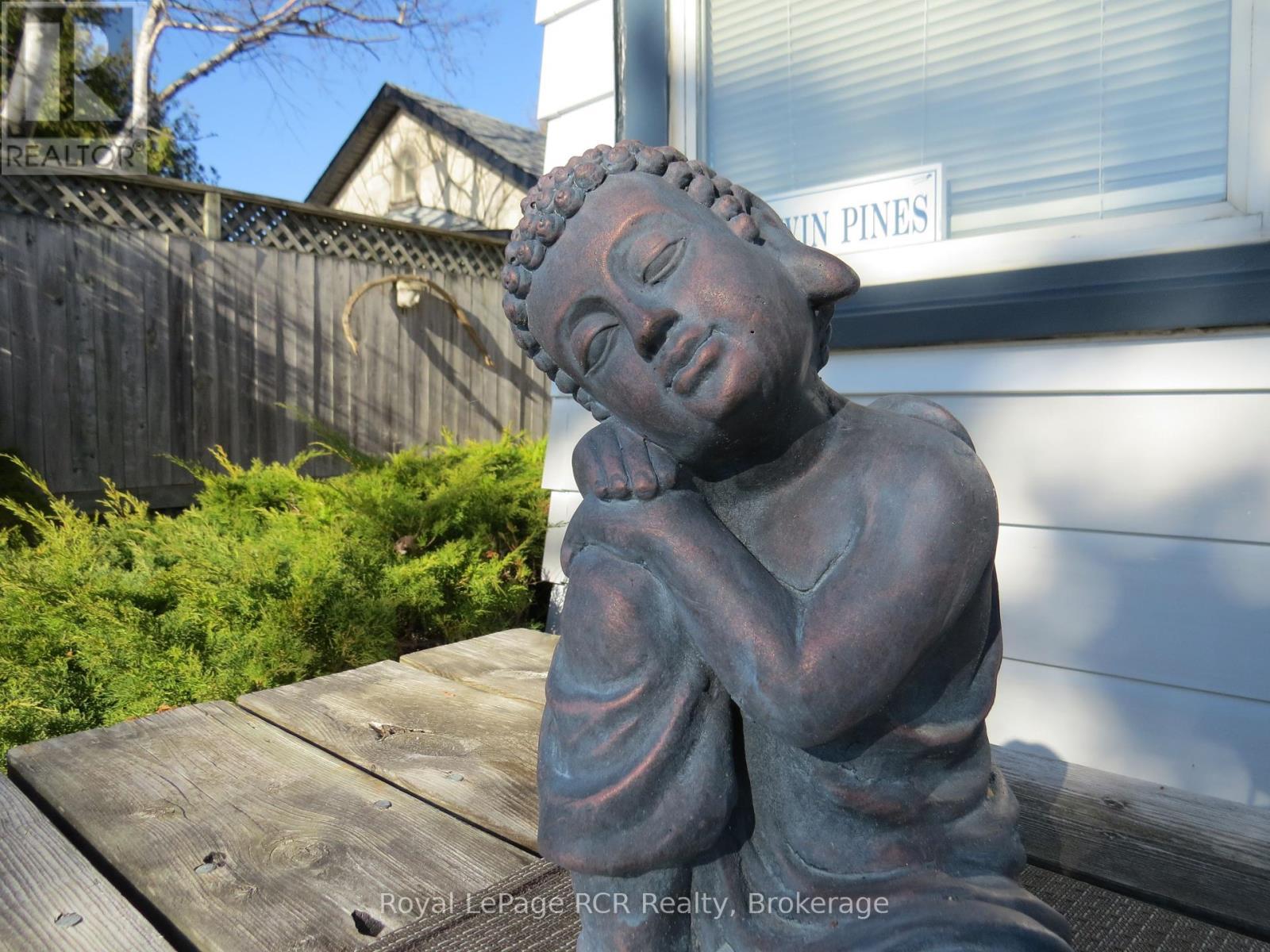 












9 LAKESHORE BOULEVARD S

,
South Bruce Peninsula,




Ontario
N0H2G0

