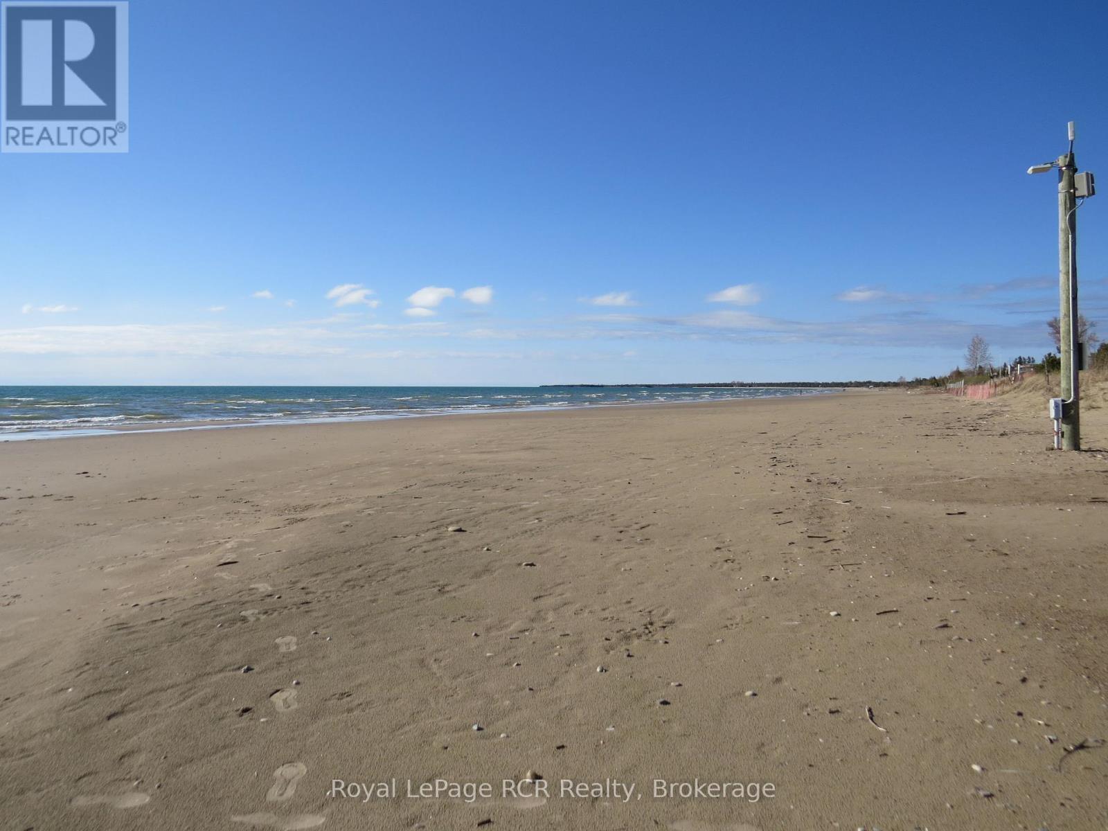 












9 LAKESHORE BOULEVARD S

,
South Bruce Peninsula,




Ontario
N0H2G0

