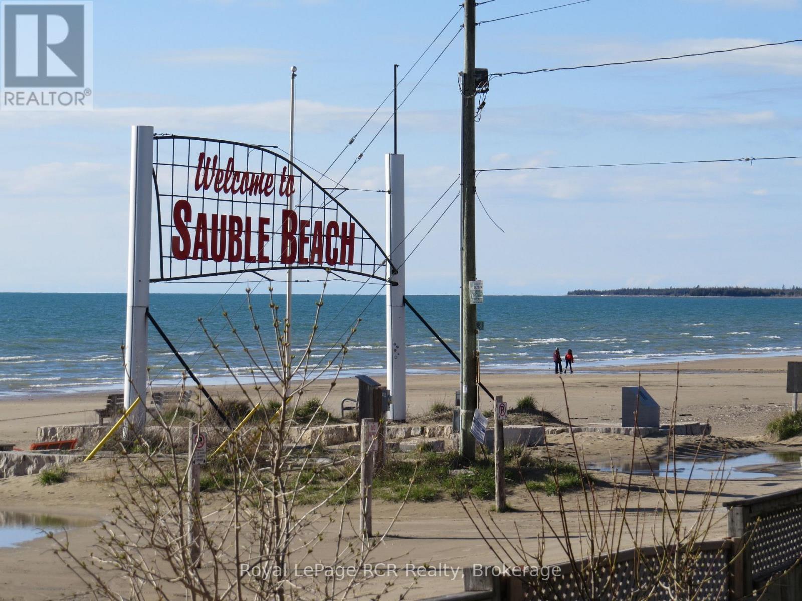 












9 LAKESHORE BOULEVARD S

,
South Bruce Peninsula,




Ontario
N0H2G0

