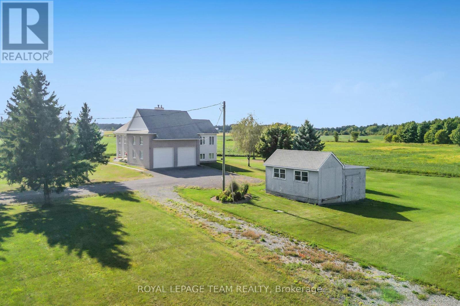 












8665 RUSSELL ROAD

,
Ottawa,




Ontario
K4B0J7

