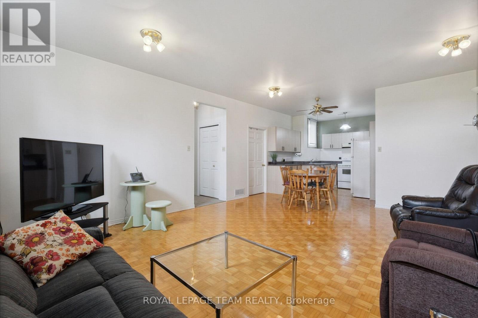 












8665 RUSSELL ROAD

,
Ottawa,




Ontario
K4B0J7

