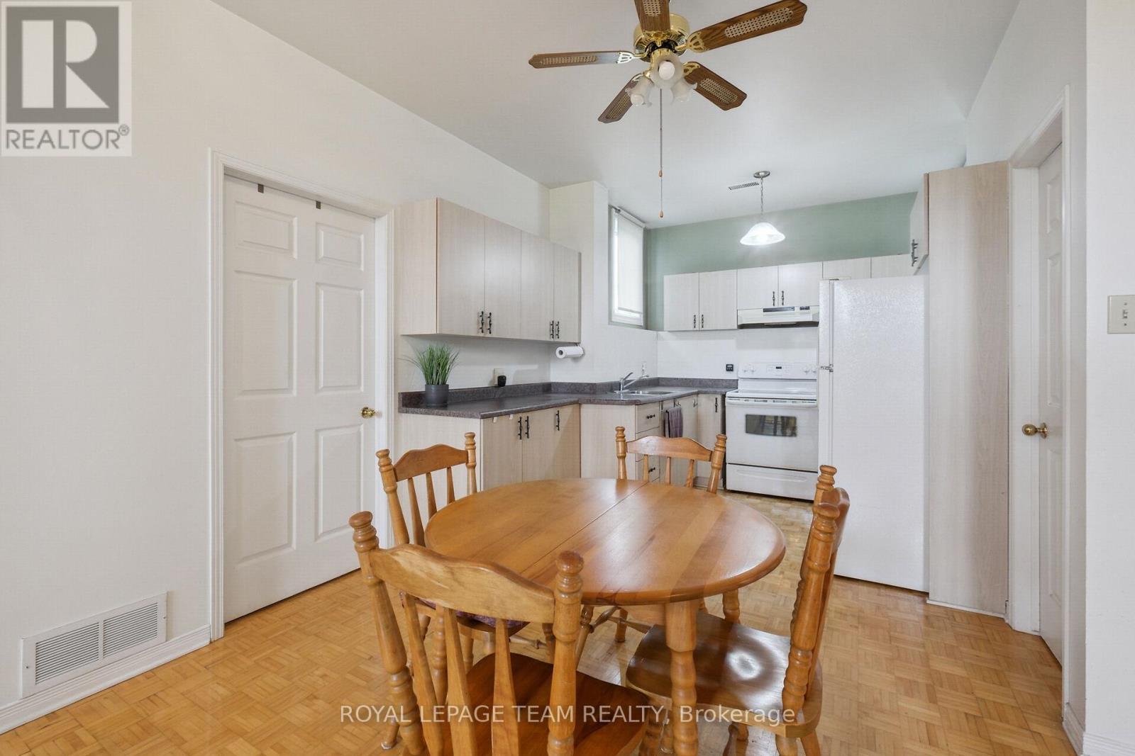 












8665 RUSSELL ROAD

,
Ottawa,




Ontario
K4B0J7

