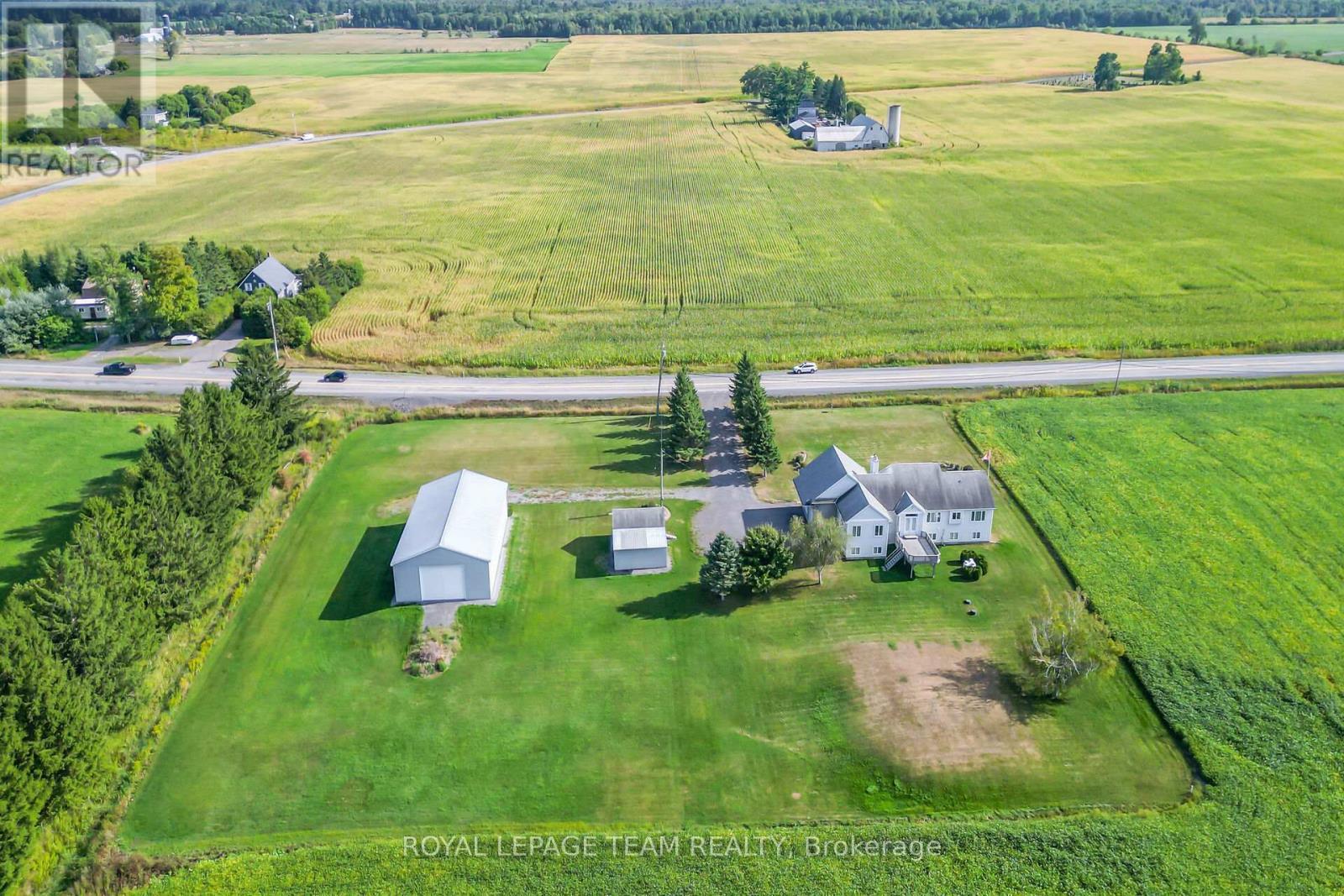 












8665 RUSSELL ROAD

,
Ottawa,




Ontario
K4B0J7

