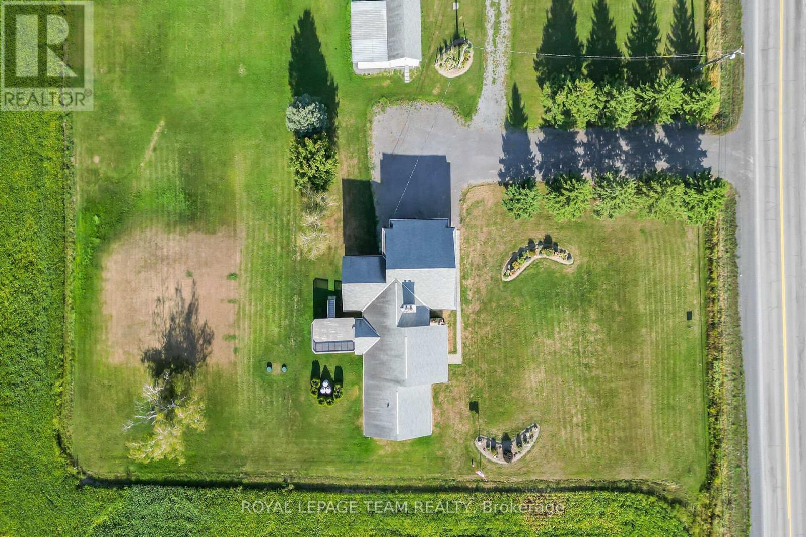 












8665 RUSSELL ROAD

,
Ottawa,




Ontario
K4B0J7

