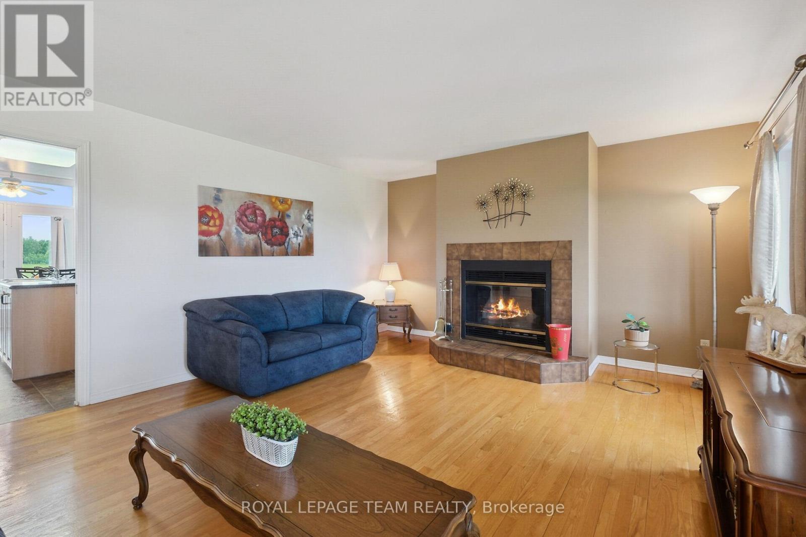 












8665 RUSSELL ROAD

,
Ottawa,




Ontario
K4B0J7

