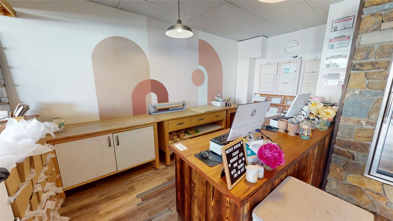 









24


10th

Avenue,
Cranbrook,




BC
V1C 2M8

