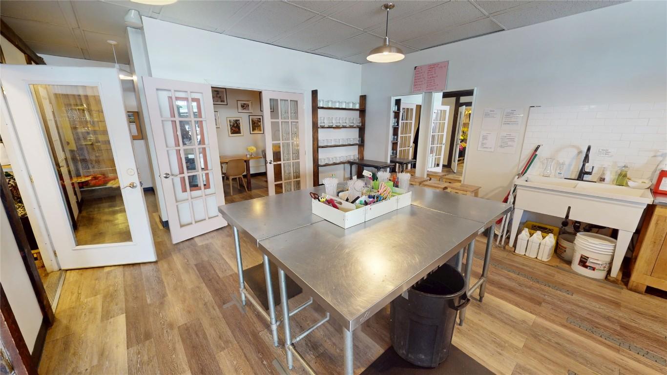 









24


10th

Avenue,
Cranbrook,




BC
V1C 2M8

