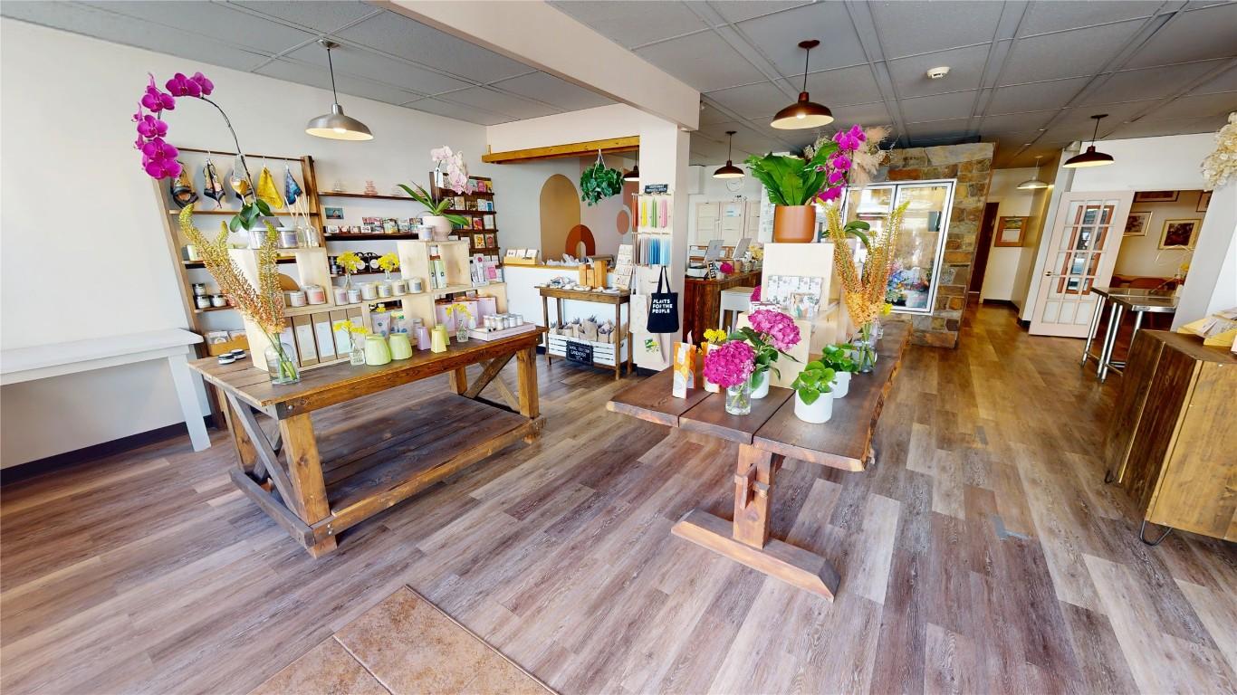 









24


10th

Avenue,
Cranbrook,




BC
V1C 2M8

