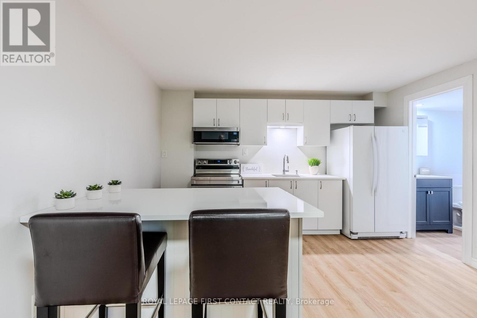 












312 BARNETT AVENUE

,
Midland,




Ontario
L4R4Z8

