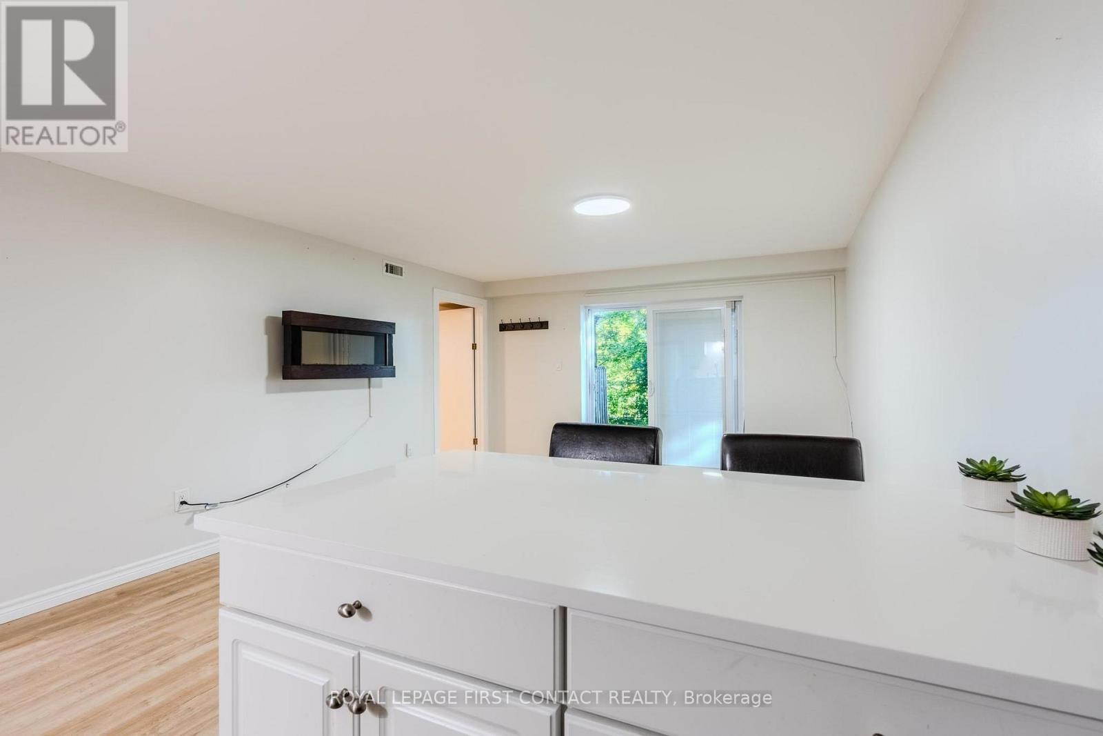 












312 BARNETT AVENUE

,
Midland,




Ontario
L4R4Z8

